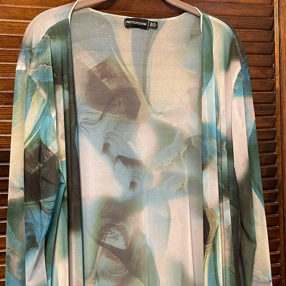 PrettyLittleThing Long Green Semi Sheer Mesh Kimono - Picture 6 of 10